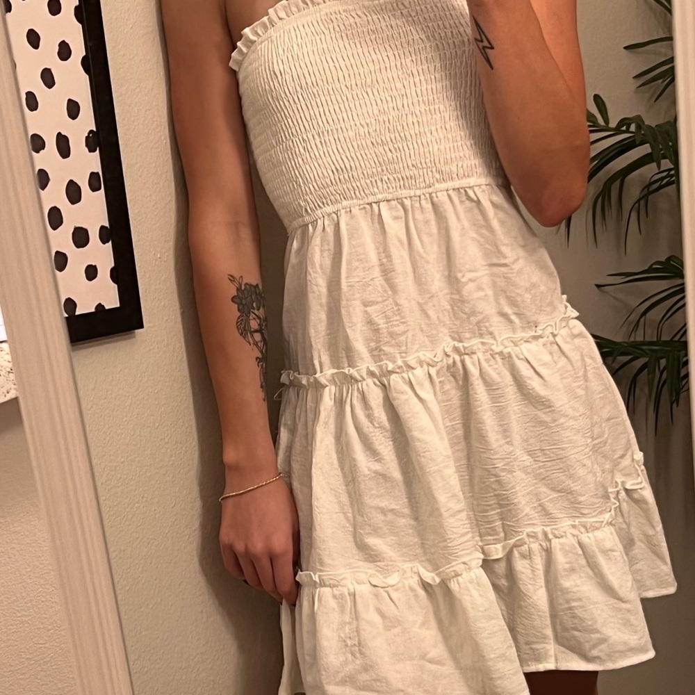Lovely strapless white mini dress